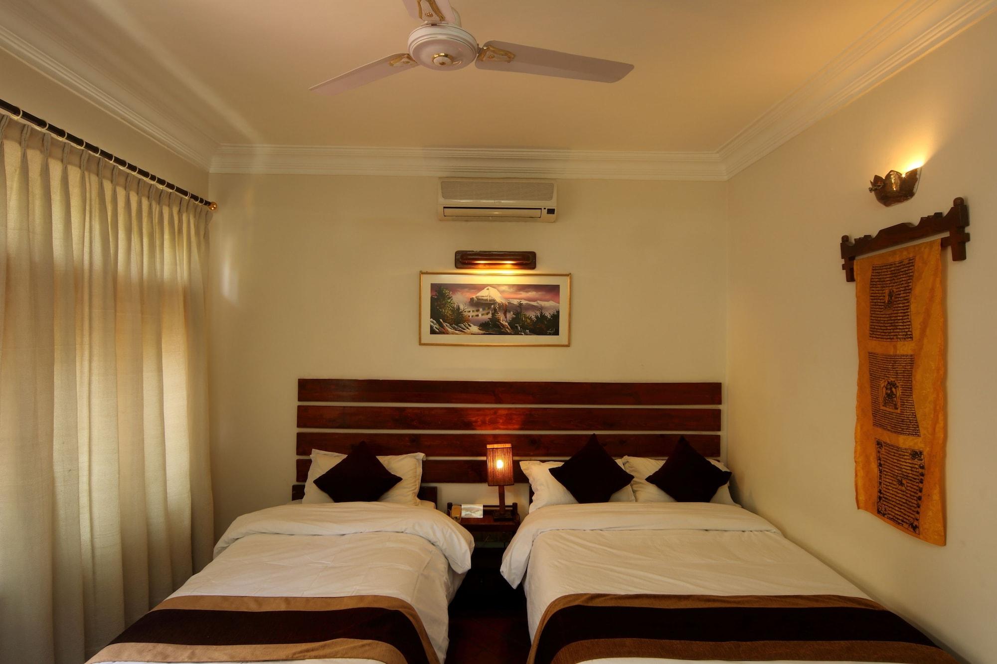 Hotel Thorong Peak Катманду Екстериор снимка