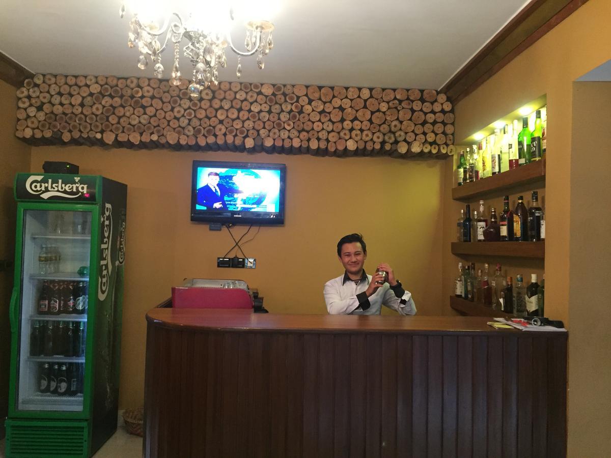 Hotel Thorong Peak Катманду Екстериор снимка