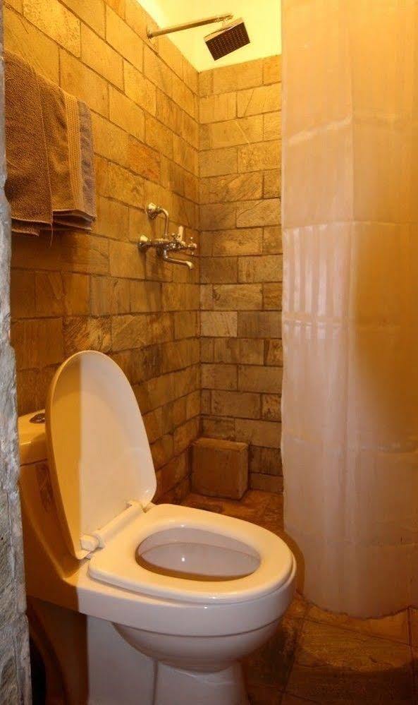 Hotel Thorong Peak Катманду Екстериор снимка